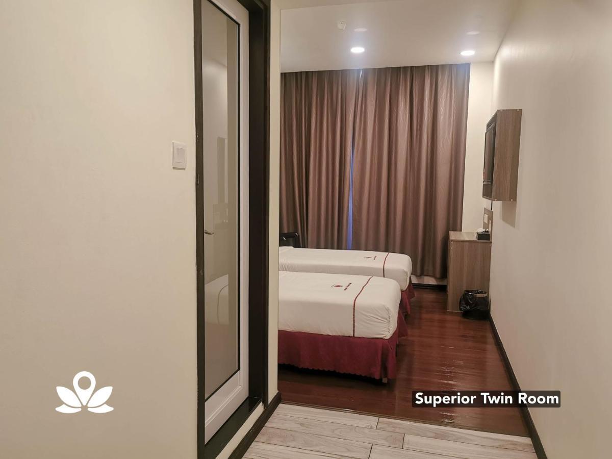Zen Rooms Ambassador Residence Bintulu Extérieur photo