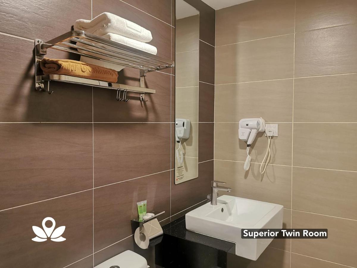 Zen Rooms Ambassador Residence Bintulu Extérieur photo